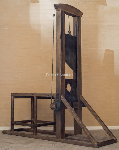 guillotine.jpg